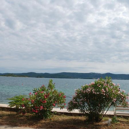 5 Meters From The Sea With Private Beach - 70M2 Colibri Sunset Apartments Sveti Petar  Buitenkant foto