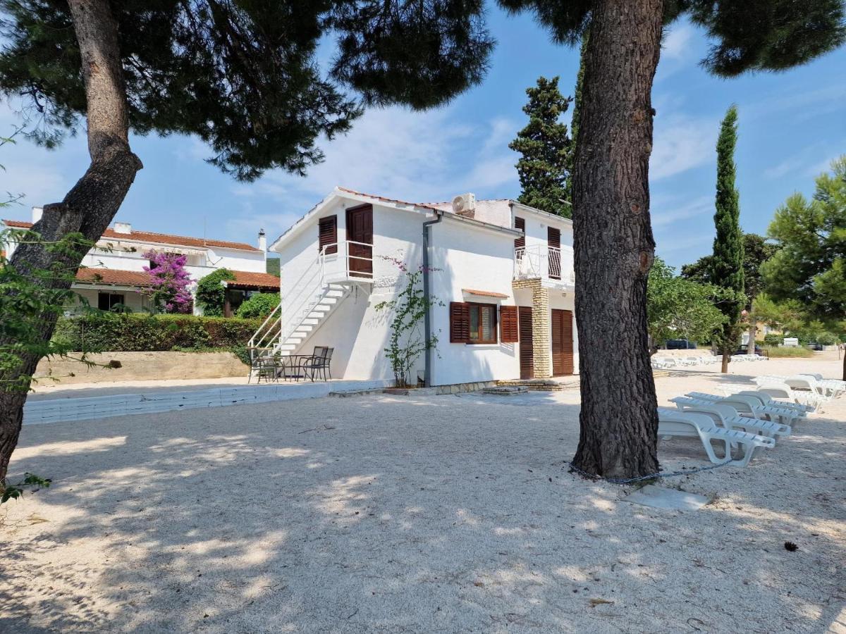 5 Meters From The Sea With Private Beach - 70M2 Colibri Sunset Apartments Sveti Petar  Buitenkant foto