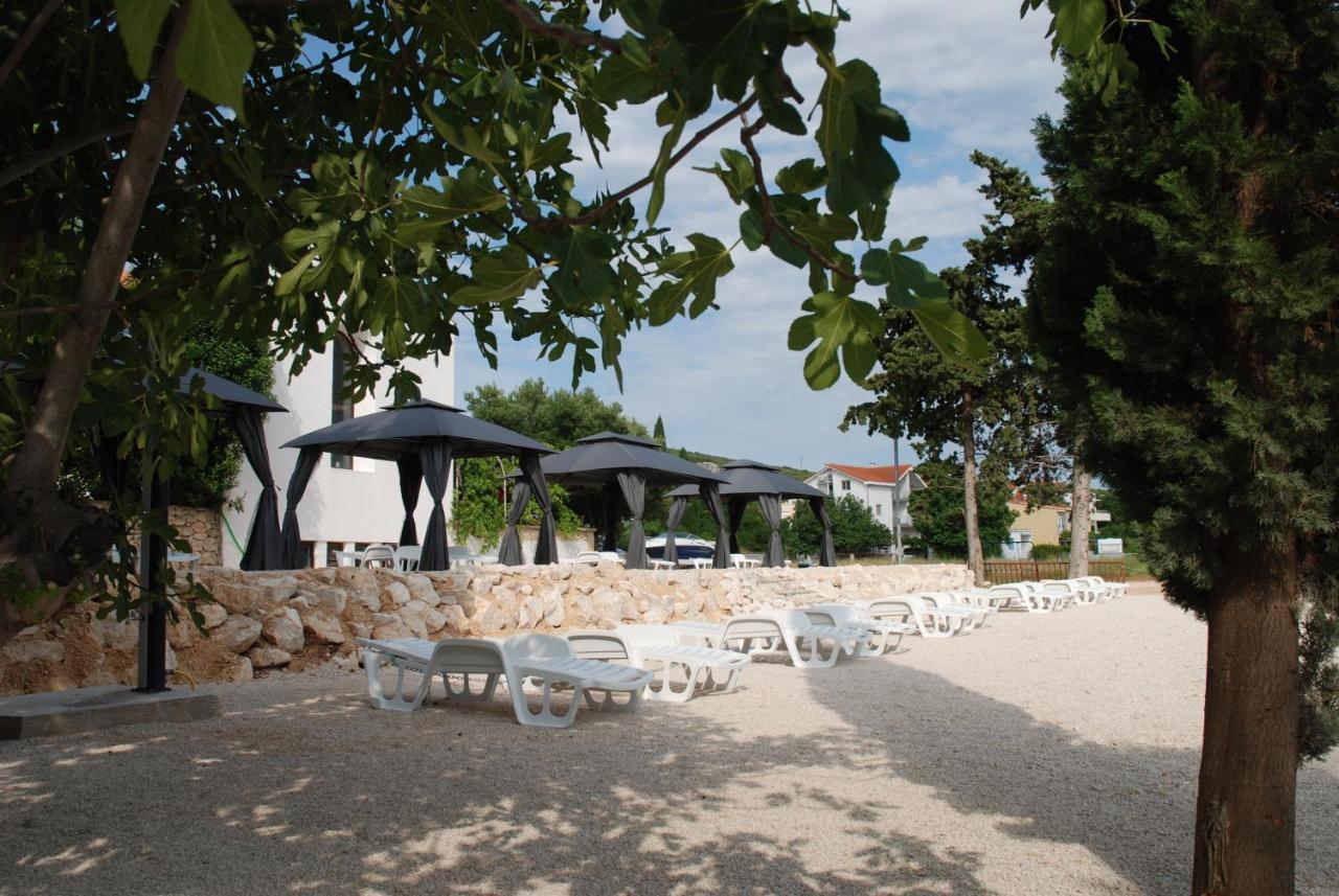5 Meters From The Sea With Private Beach - 70M2 Colibri Sunset Apartments Sveti Petar  Buitenkant foto